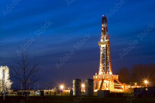 Photo: Oil rig Oil rig