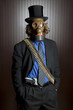 Foto: Man wearing a gasmask and a bullet belt Man wearing a gasmask and a bullet belt