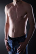 Männer Body mit Unterhose und Jeans