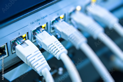 Foto: network cables connected to switch network cables connected to switch