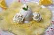 dessert : glace à la vanille sur carpaccio d'ananas