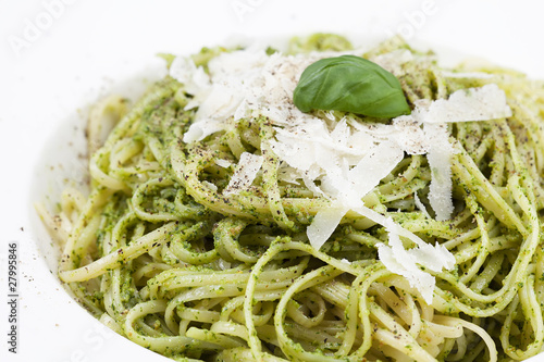 Foto: Linguine mit Basilikumpesto Linguine mit Basilikumpesto