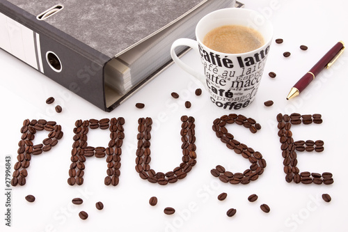 Photo: Kaffee Pause - am Schreibtisch im Büro Kaffee Pause - am Schreibtisch im Büro