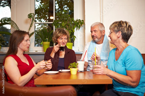 Foto: Pause nach dem Fitnesstraining Pause nach dem Fitnesstraining