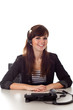 Junge Frau in Telefonzentrale 9733
