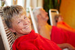 Photo: Seniorin im Ruheraum Seniorin im Ruheraum