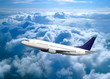 Flugzeug über den Wolken