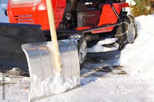 Foto: Winterdienst & Schnee räumen Winterdienst & Schnee räumen