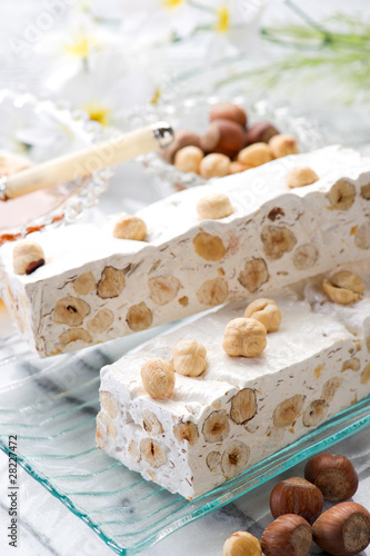 Foto: nougat with ingredients-torrone con ingredienti nougat with ingredients-torrone con ingredienti
