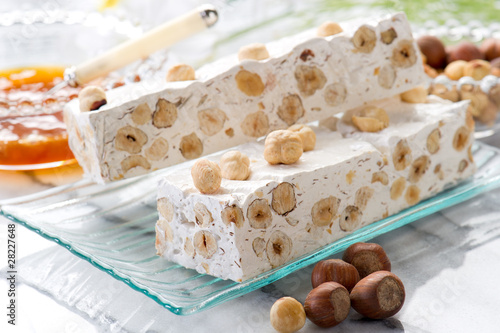 Foto: nougat with ingredients-torrone con ingredienti nougat with ingredients-torrone con ingredienti