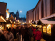 Rue décorée du marché de Noël