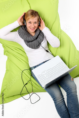 Foto: Mädchen ist Online! Mädchen ist Online!