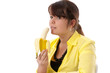 Mädchen beim Essen einer Banane