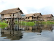 maisons sur pilotis au lac Inle