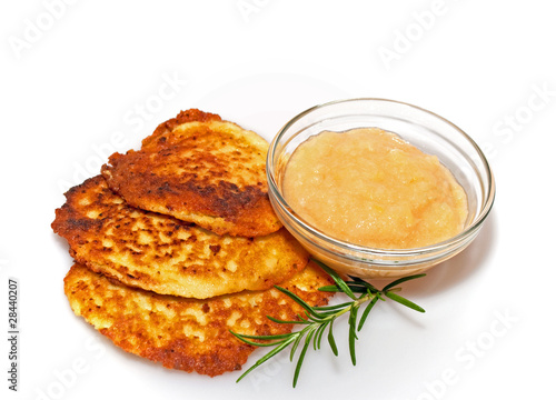 Foto: Kartoffelpuffer mit Apfelmus Kartoffelpuffer mit Apfelmus