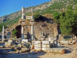 le temple de domitien et sa place à éphèse en turquie le temple de domitien et sa place à éphèse en turquie