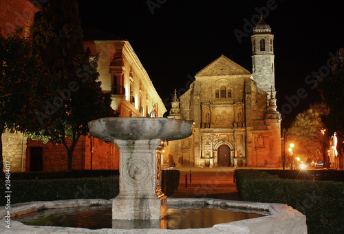 Photo: Vista nocturna plaza Vazquez de Molina, Ubeda Vista nocturna plaza Vazquez de Molina, Ubeda