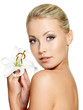 Foto: Beautiful woman with flower Beautiful woman with flower