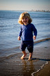 enfant à la plage