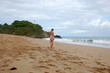 Marcher sur la plage Marcher sur la plage
