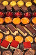 plateau de gourmandises sucrées - assortiment desserts plateau de gourmandises sucrées - assortiment desserts