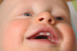 Baby bekommt erste Zähne 2