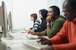 Images : students with headset in computer lab
