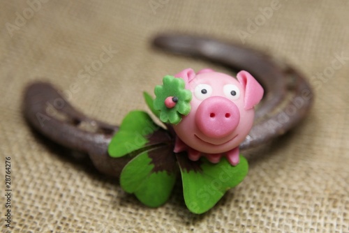 Photo: Glückschwein mit Hufeisen - Happy New Year Glückschwein mit Hufeisen - Happy New Year