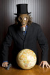 Foto: Man wearing a gas mask with earth globe and gun Man wearing a gas mask with earth globe and gun