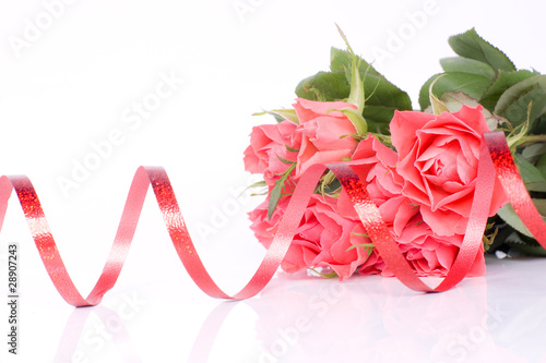 Photo: bouquet de rose et ruban bouquet de rose et ruban