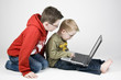 Kinder mit Computer