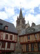 Eglise entre les maisons