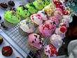 Photo: Buffet de Cupcakes colorés Buffet de Cupcakes colorés