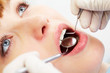 Foto: Examining mouth Examining mouth