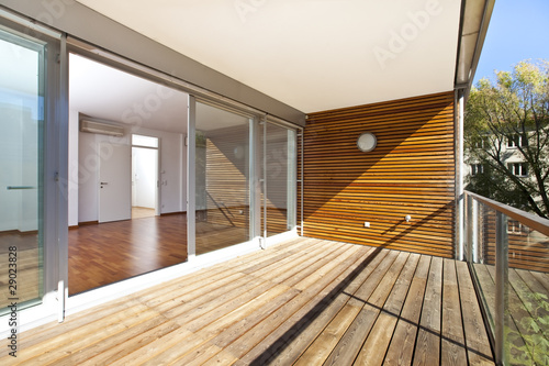 Foto: sunlit balcony of contemporary architecture sunlit balcony of contemporary architecture