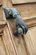 Porte ancienne : Heurtoir (Marteau de Porte)