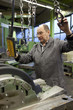 Senior bei der Arbeit
