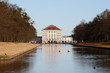 Schloss Nymphenburg - Parkanlage und Schloß mit Spiegelung Schloss Nymphenburg - Parkanlage und Schloß mit Spiegelung