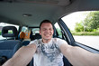 Foto: an amazed car driver an amazed car driver