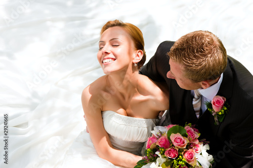 Foto: Wedding couple - bride and groom Wedding couple - bride and groom