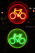 Grüne und rote Ampel für Radfahrer