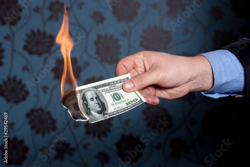Photo: Fire burn one hundred dollars Fire burn one hundred dollars