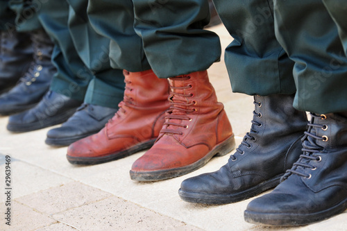 Foto: Army Boots Stand Out in a Crowd Army Boots Stand Out in a Crowd