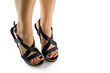 piedi di donna con scarpe nere