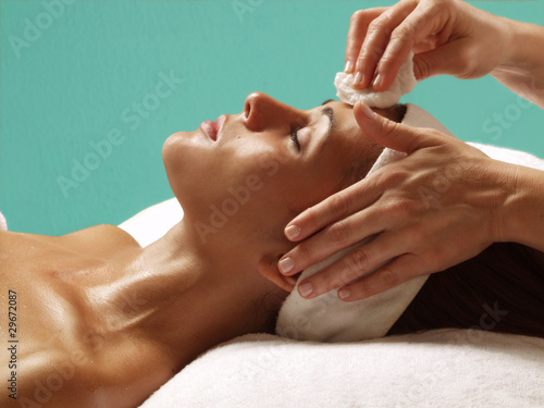 Photo: Joven tratamiento facial. Joven tratamiento facial.