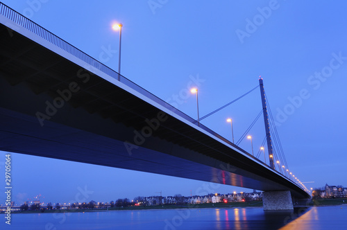 Foto: Oberkasseler-Brücke Oberkasseler-Brücke