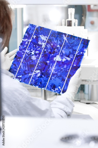 Photo: Solar Energie Hände Ökologie Labor Silizium Hintergrund Solar Energie Hände Ökologie Labor Silizium Hintergrund