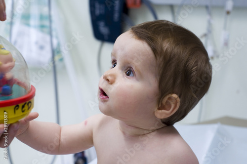 Photo: Portrait d'un enfant malade à l'hôpital Portrait d'un enfant malade à l'hôpital