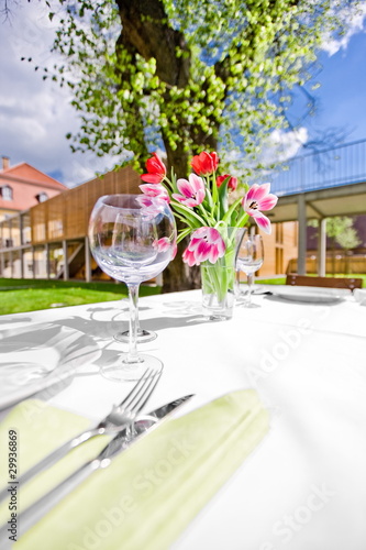 Photo: Garten Party Trauung gedeckter Tisch Garten Party Trauung gedeckter Tisch