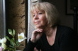 Frau am Fenster 9